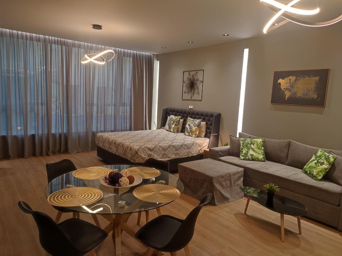 Amazing Apartments @ Monastiraki Subway Station Афины Экстерьер фото