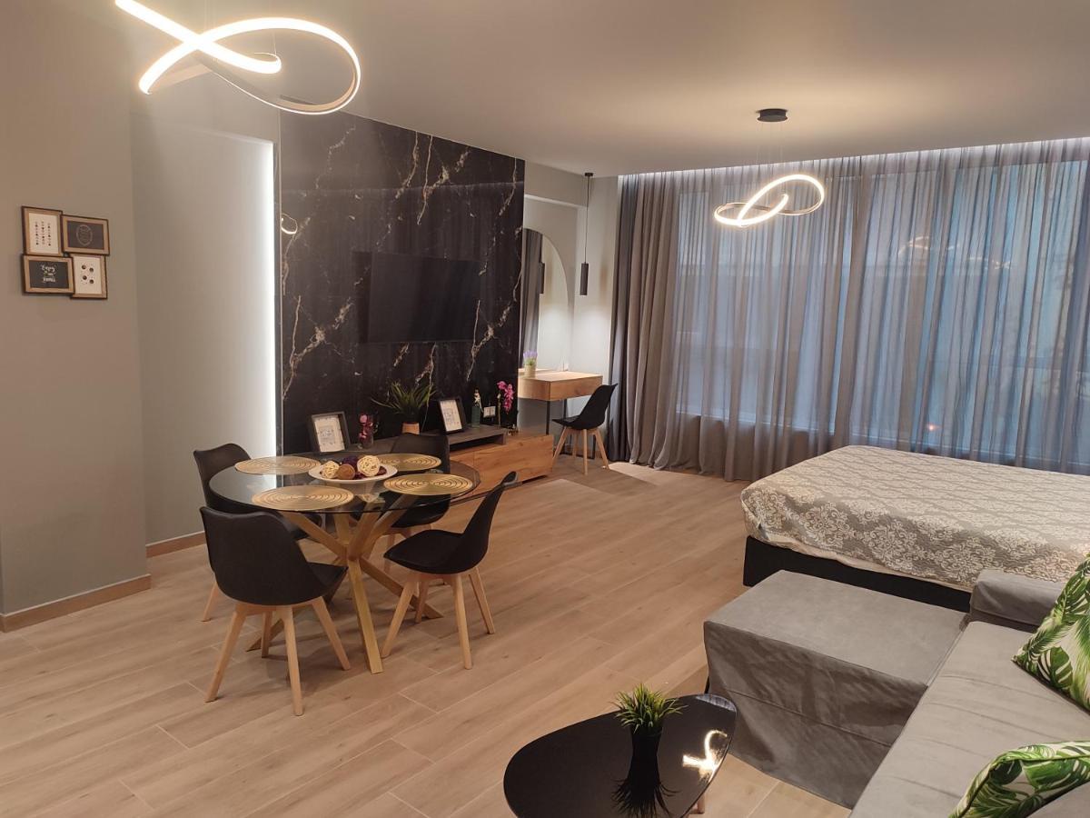 Amazing Apartments @ Monastiraki Subway Station Афины Экстерьер фото